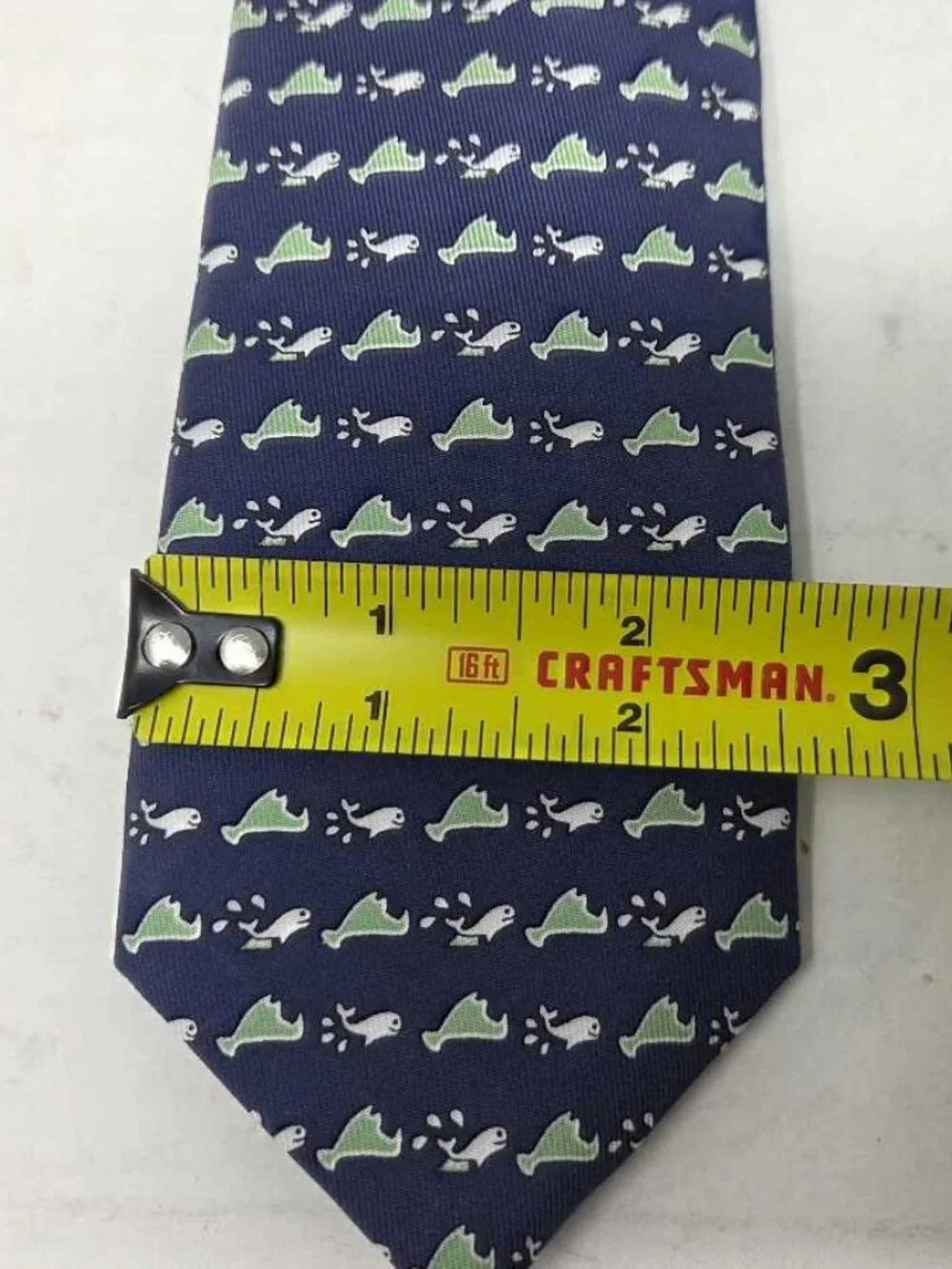 New boys Vineyard Vines classic whale printed 100% silk tie / Made in USA